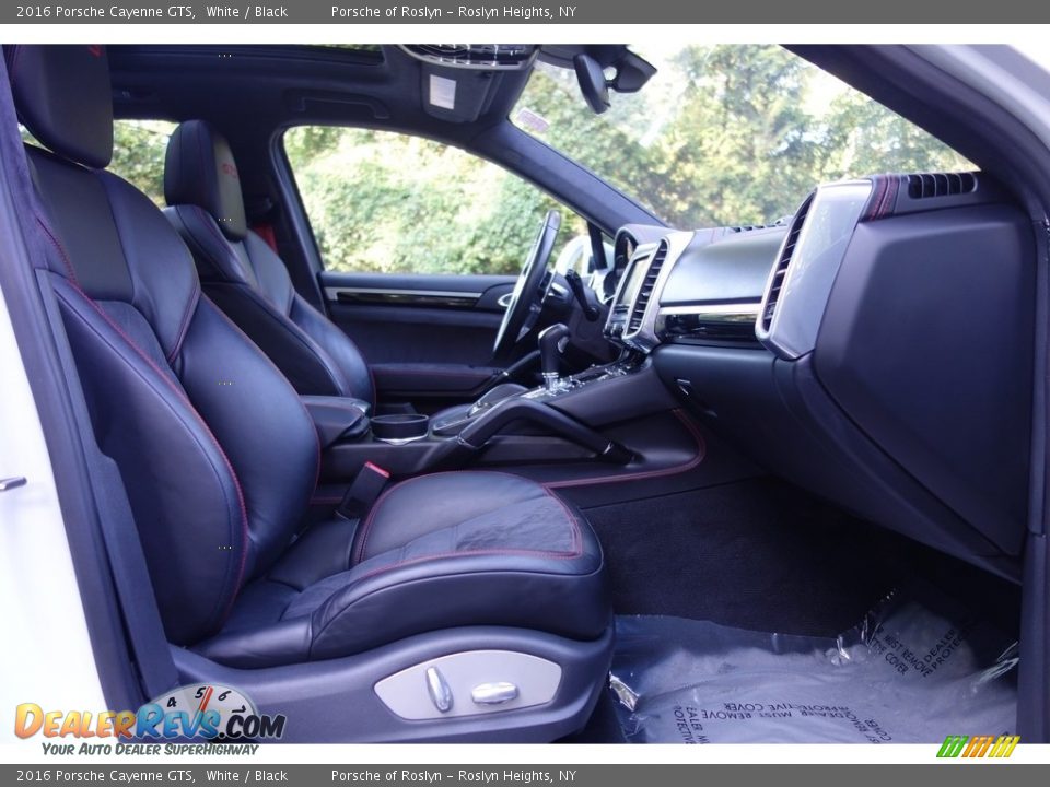 2016 Porsche Cayenne GTS White / Black Photo #17