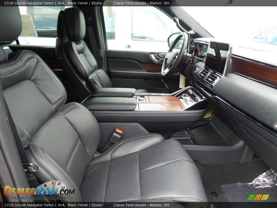 Front Seat of 2018 Lincoln Navigator Select L 4x4 Photo #5