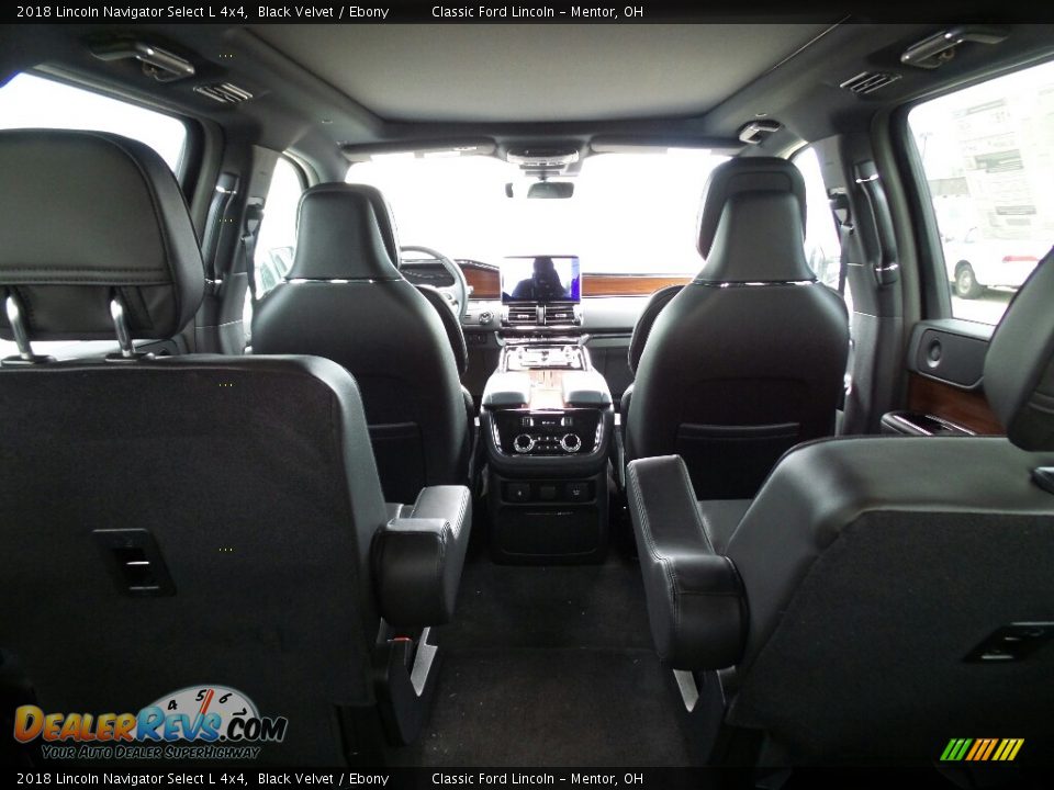 Rear Seat of 2018 Lincoln Navigator Select L 4x4 Photo #8