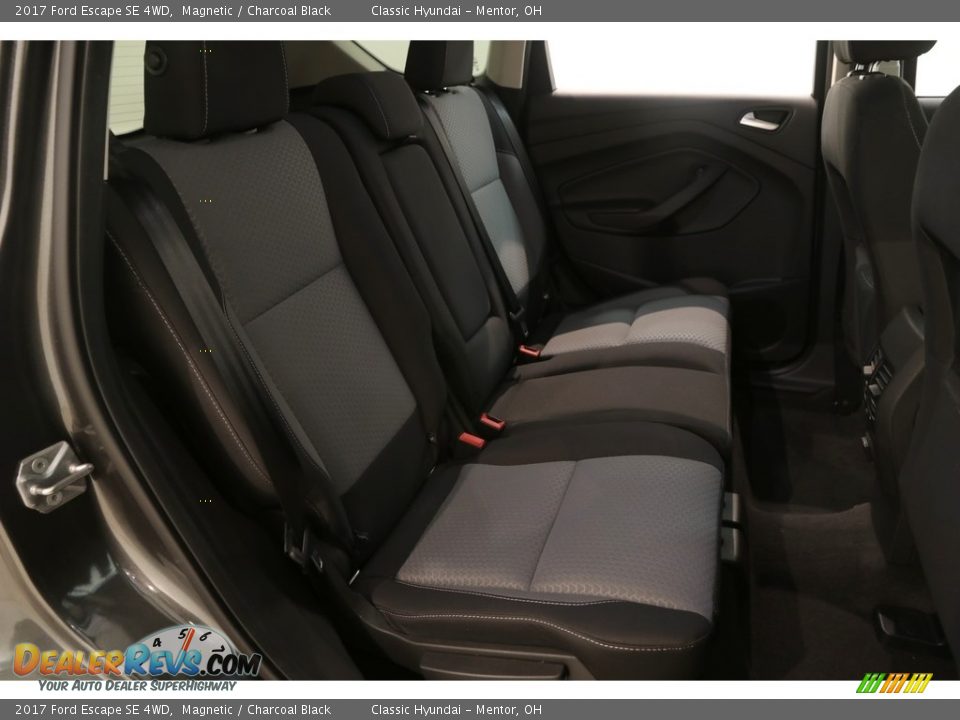 2017 Ford Escape SE 4WD Magnetic / Charcoal Black Photo #15