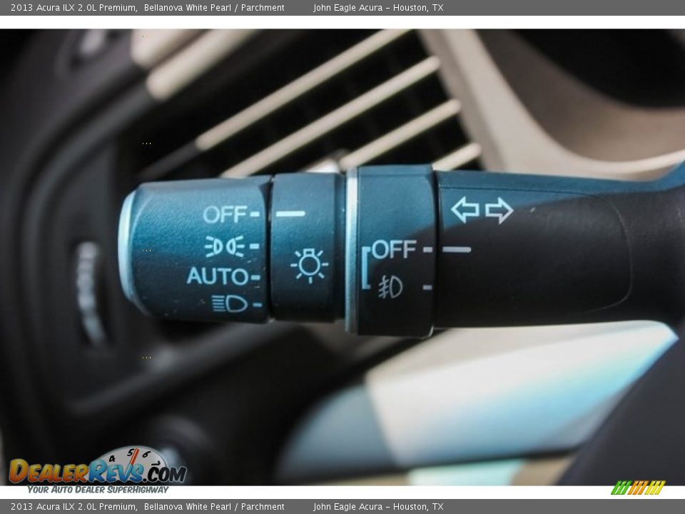 2013 Acura ILX 2.0L Premium Bellanova White Pearl / Parchment Photo #33