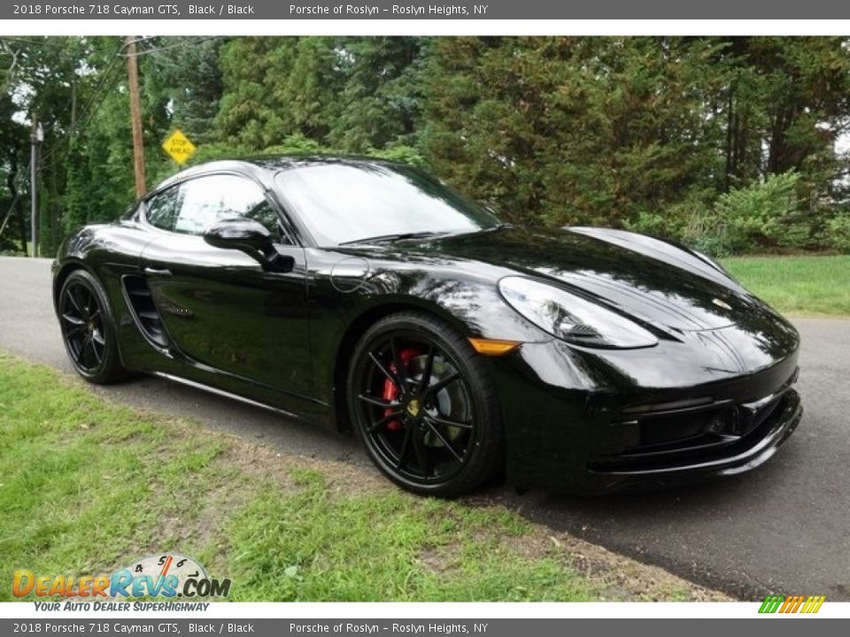 Front 3/4 View of 2018 Porsche 718 Cayman GTS Photo #1