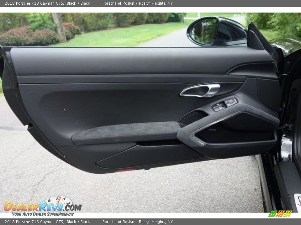 Door Panel of 2018 Porsche 718 Cayman GTS Photo #10
