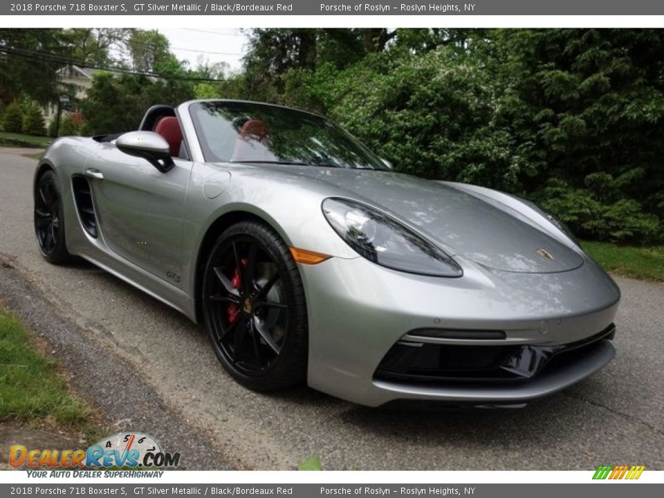 Front 3/4 View of 2018 Porsche 718 Boxster S Photo #1
