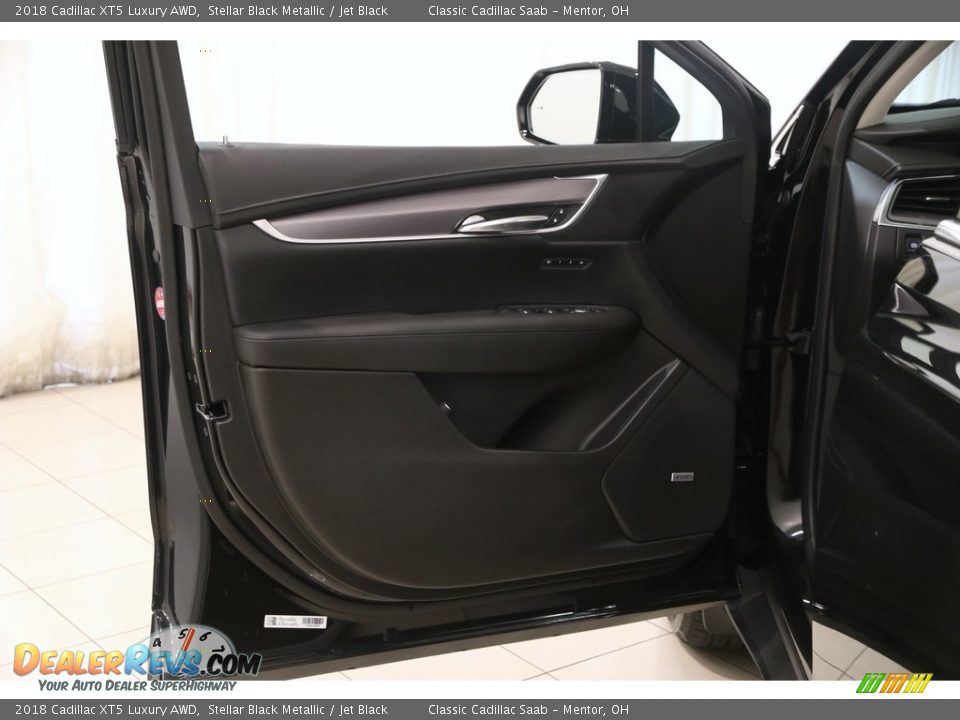 2018 Cadillac XT5 Luxury AWD Stellar Black Metallic / Jet Black Photo #4