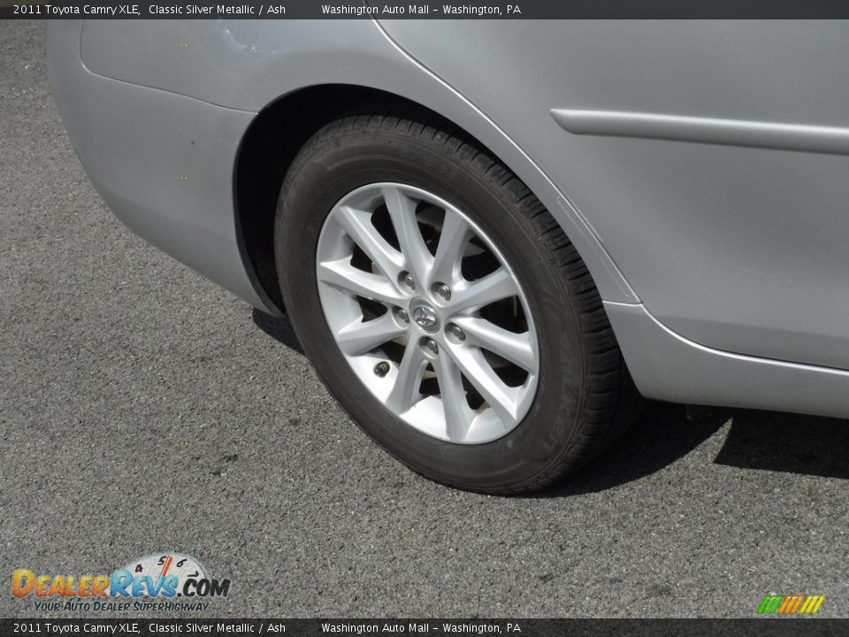 2011 Toyota Camry XLE Classic Silver Metallic / Ash Photo #4