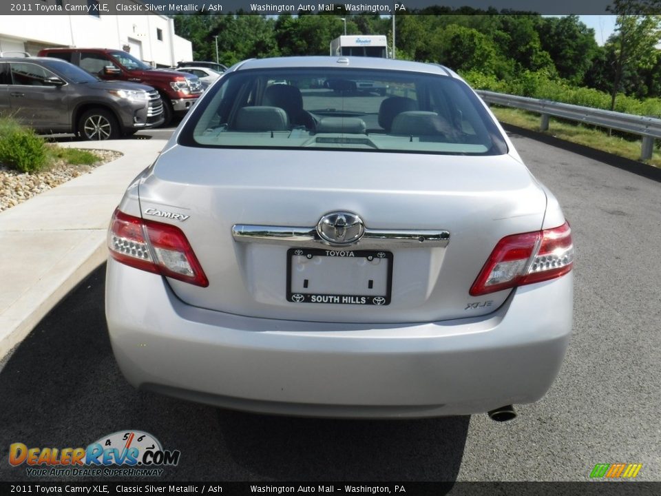 2011 Toyota Camry XLE Classic Silver Metallic / Ash Photo #9
