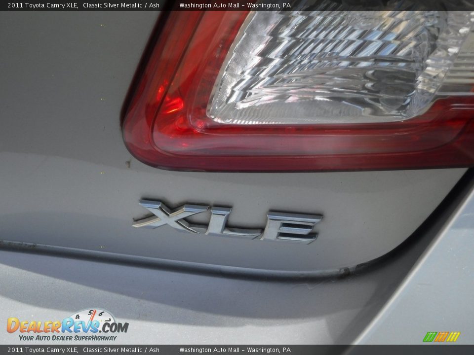 2011 Toyota Camry XLE Classic Silver Metallic / Ash Photo #11