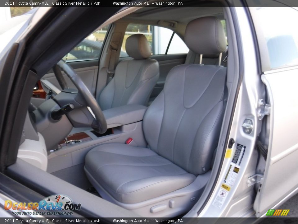 2011 Toyota Camry XLE Classic Silver Metallic / Ash Photo #15