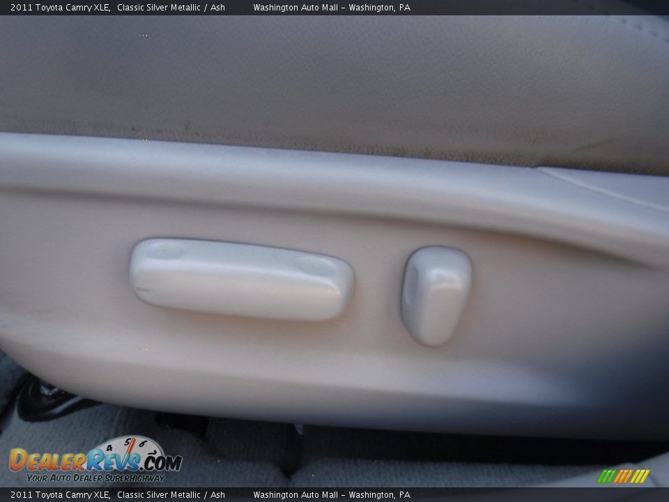 2011 Toyota Camry XLE Classic Silver Metallic / Ash Photo #16