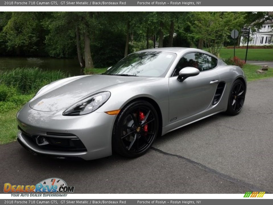 Front 3/4 View of 2018 Porsche 718 Cayman GTS Photo #8