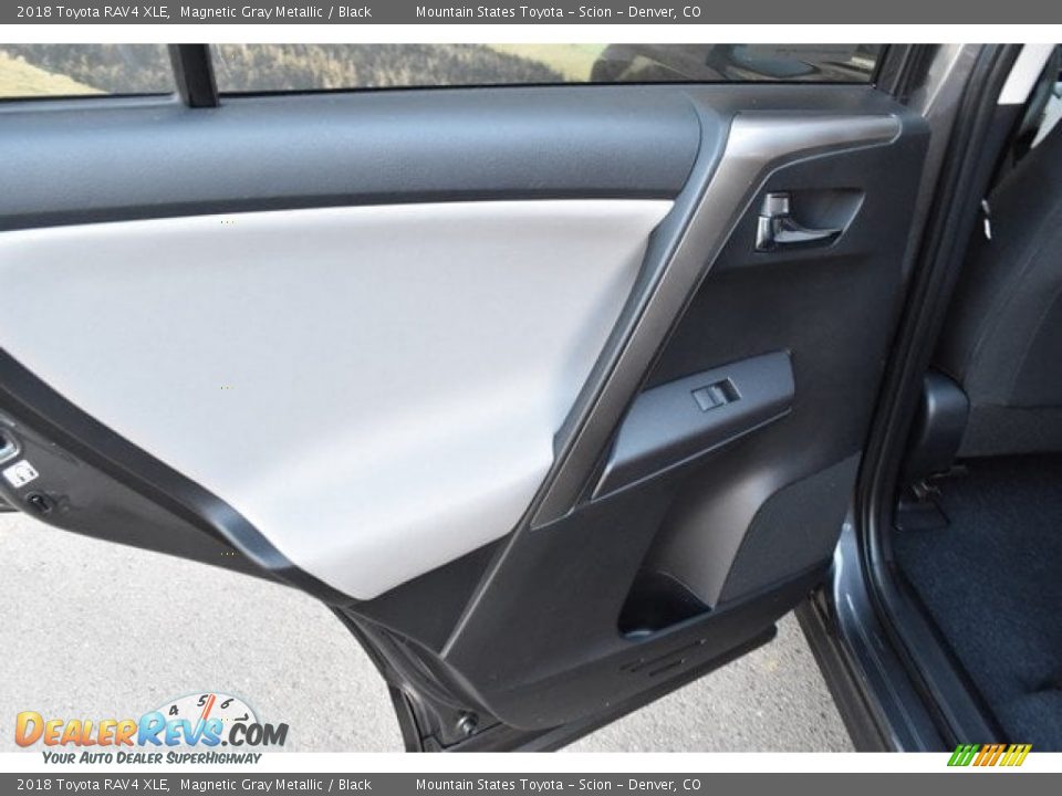 2018 Toyota RAV4 XLE Magnetic Gray Metallic / Black Photo #21