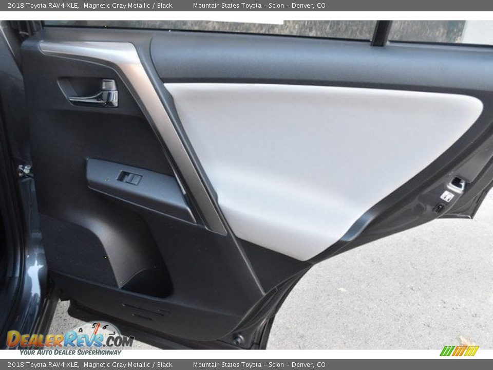 2018 Toyota RAV4 XLE Magnetic Gray Metallic / Black Photo #23