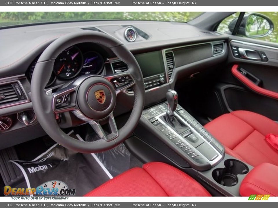 Front Seat of 2018 Porsche Macan GTS Photo #10