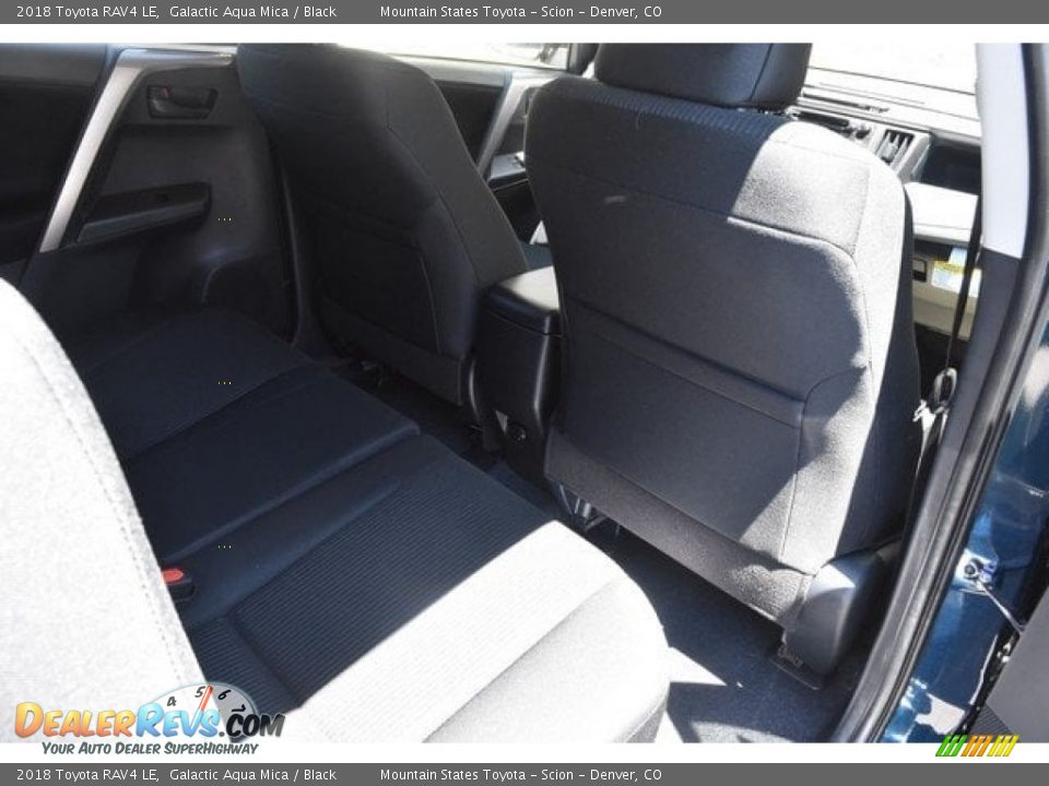 2018 Toyota RAV4 LE Galactic Aqua Mica / Black Photo #16