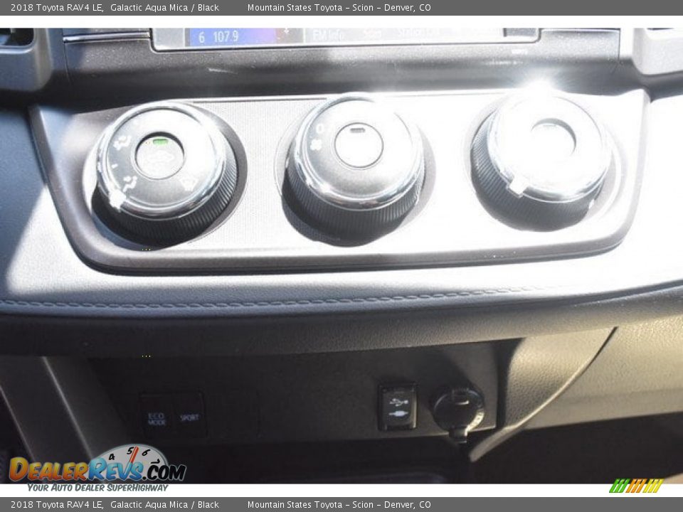 2018 Toyota RAV4 LE Galactic Aqua Mica / Black Photo #29