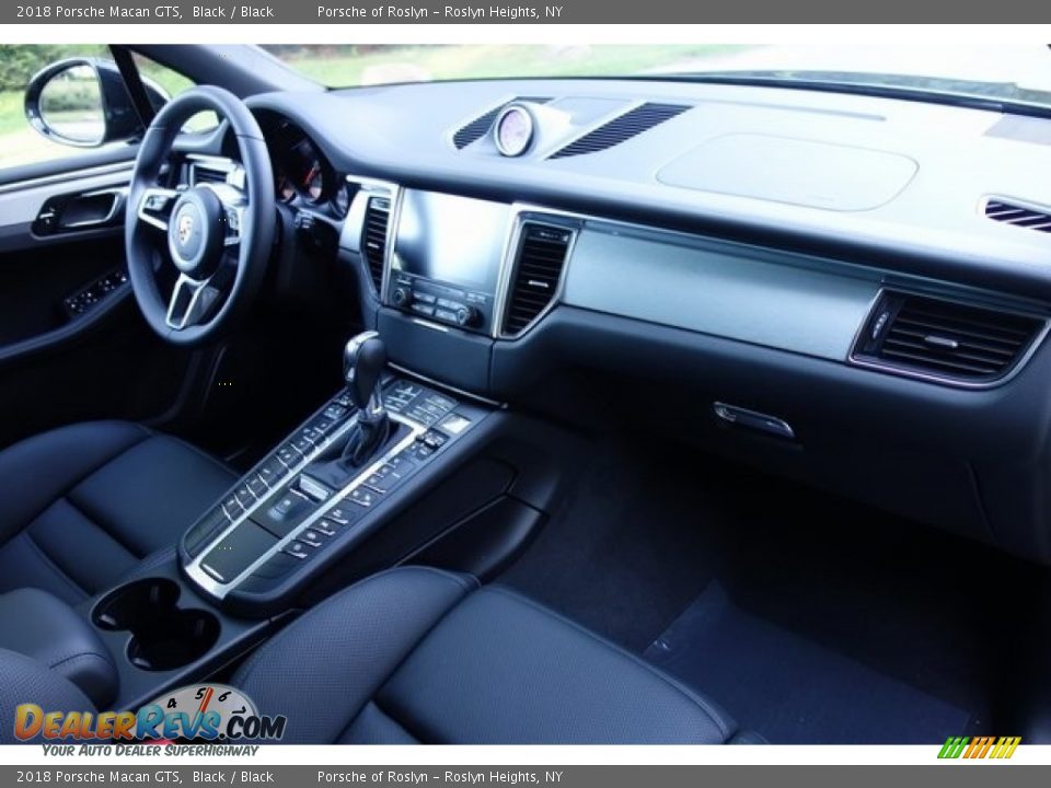 2018 Porsche Macan GTS Black / Black Photo #16