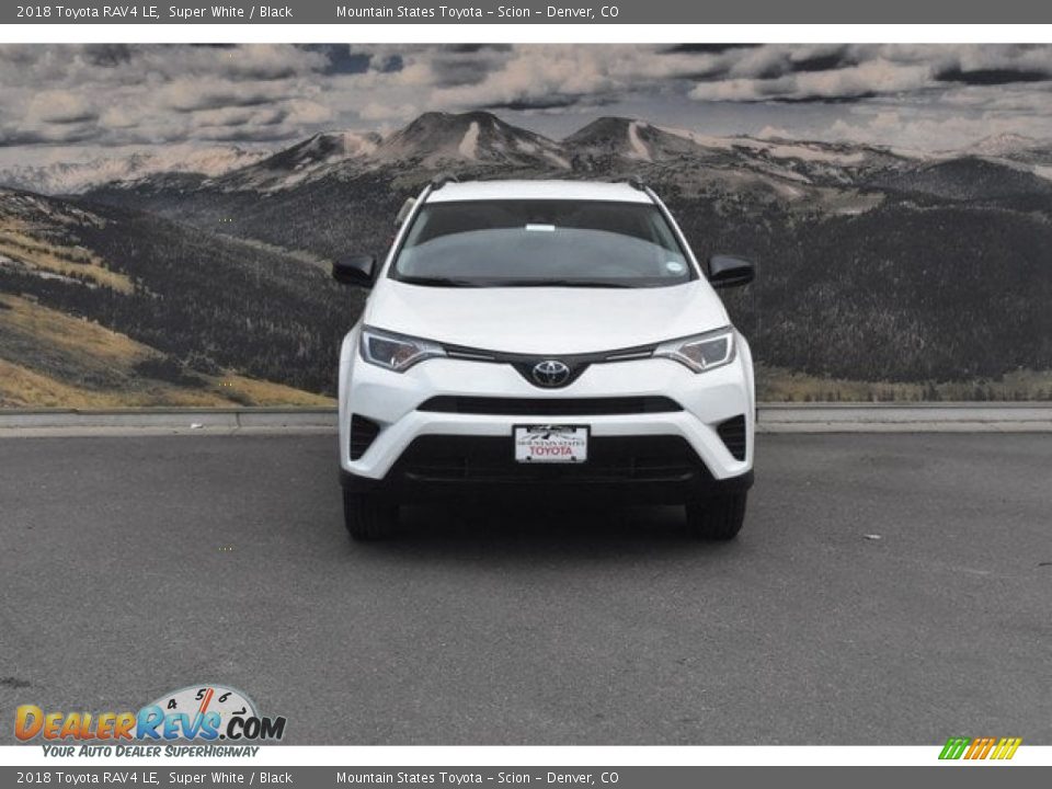 2018 Toyota RAV4 LE Super White / Black Photo #2