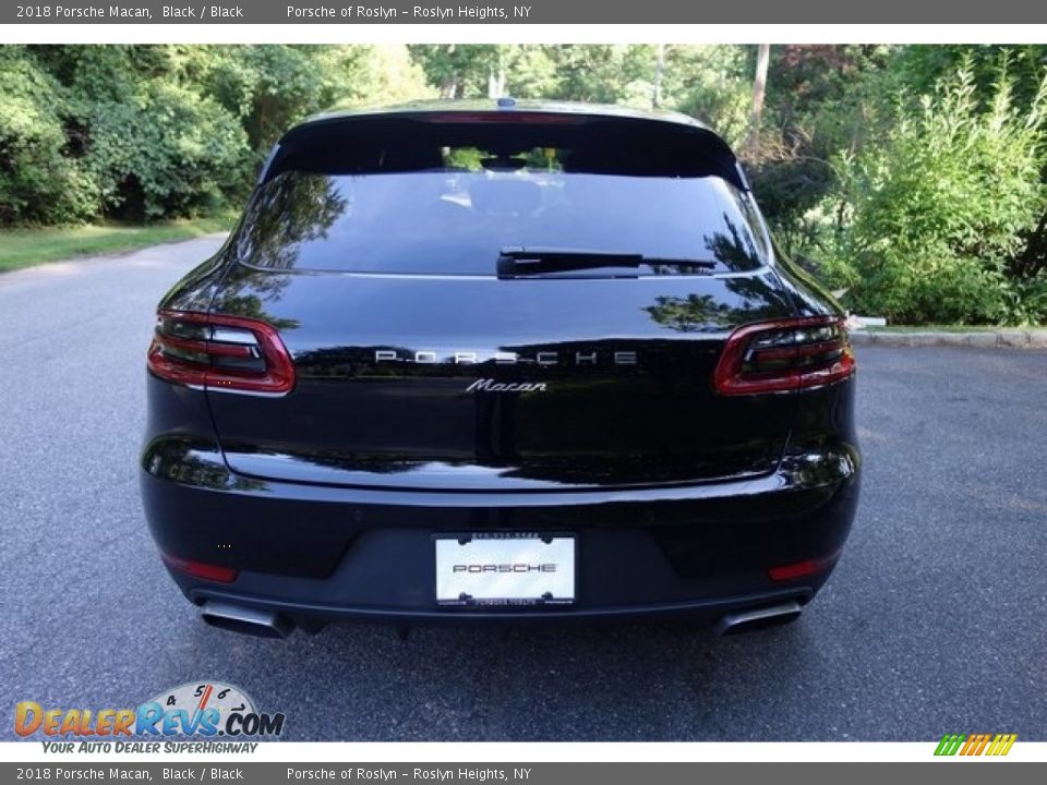 2018 Porsche Macan Black / Black Photo #5