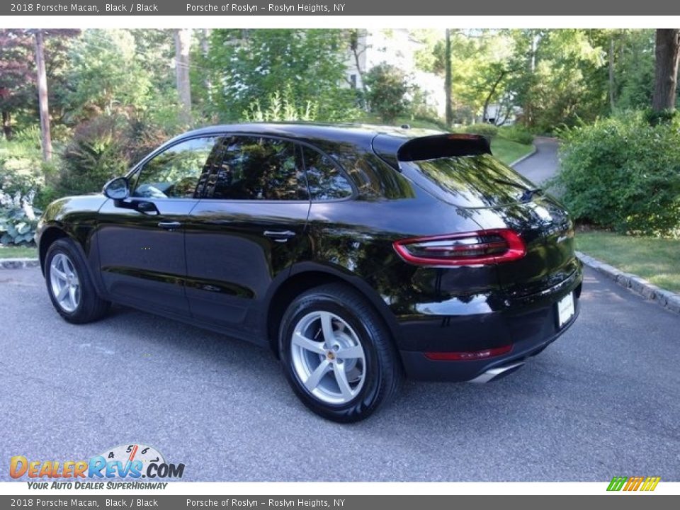 2018 Porsche Macan Black / Black Photo #6