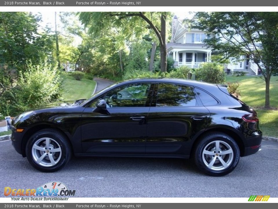 2018 Porsche Macan Black / Black Photo #7