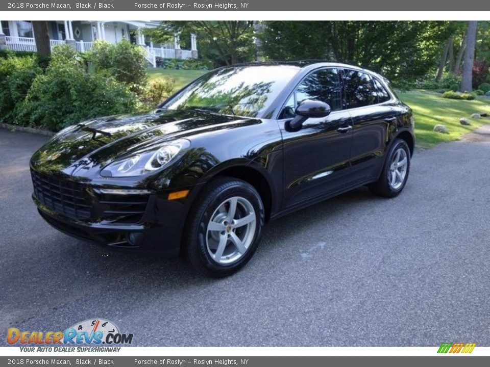 2018 Porsche Macan Black / Black Photo #8