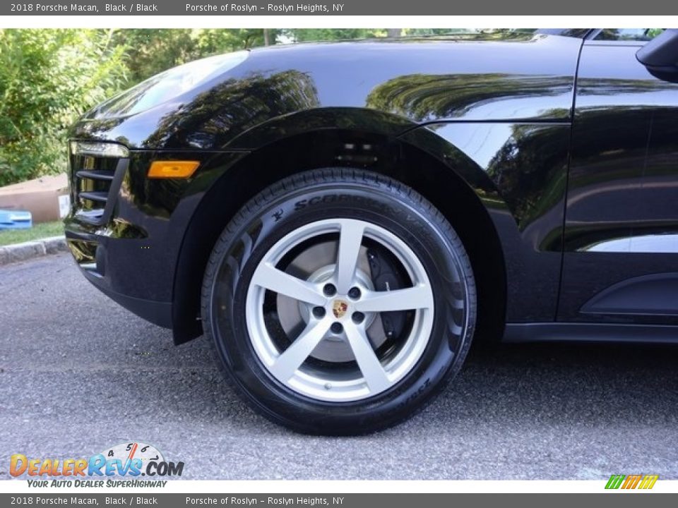 2018 Porsche Macan Black / Black Photo #9