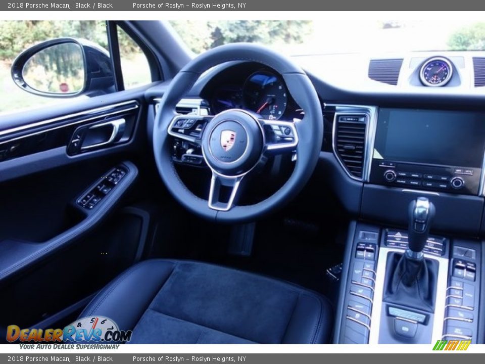 2018 Porsche Macan Black / Black Photo #13