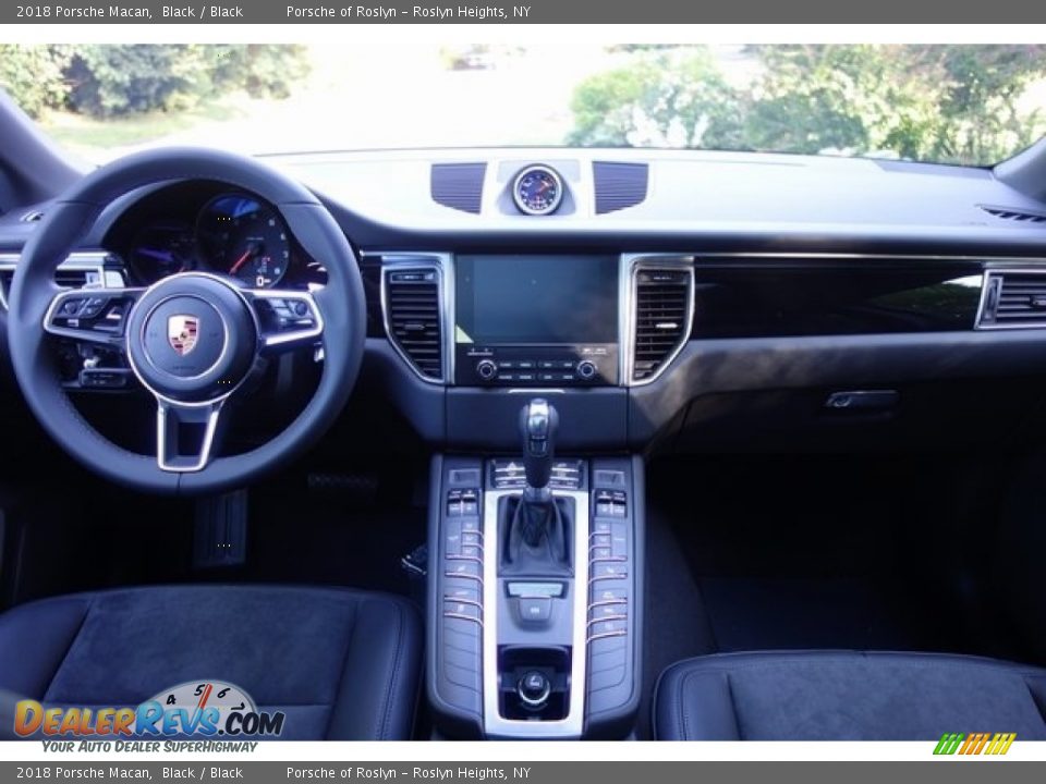 2018 Porsche Macan Black / Black Photo #14