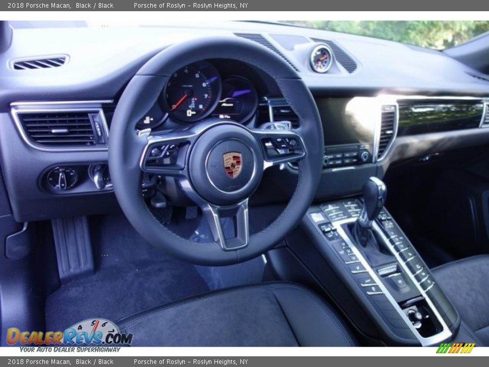 2018 Porsche Macan Black / Black Photo #20