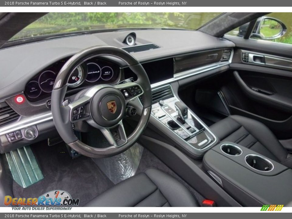 Dashboard of 2018 Porsche Panamera Turbo S E-Hybrid Photo #13