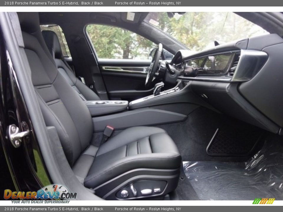 Front Seat of 2018 Porsche Panamera Turbo S E-Hybrid Photo #16