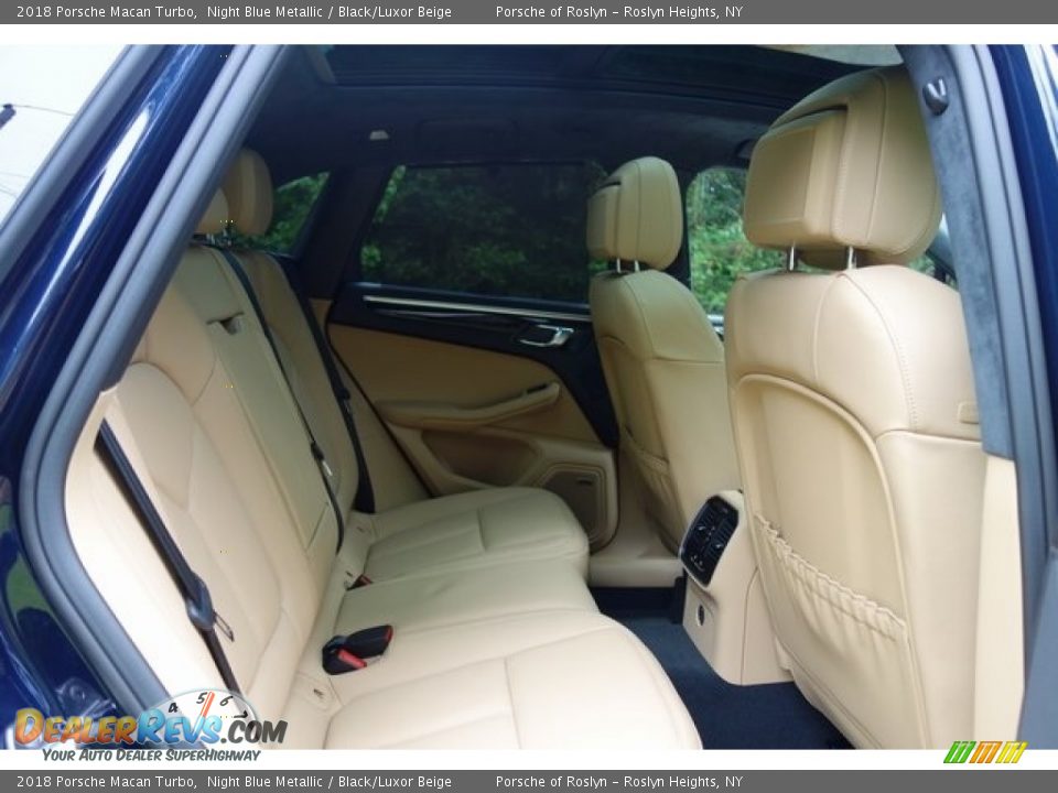 2018 Porsche Macan Turbo Night Blue Metallic / Black/Luxor Beige Photo #16