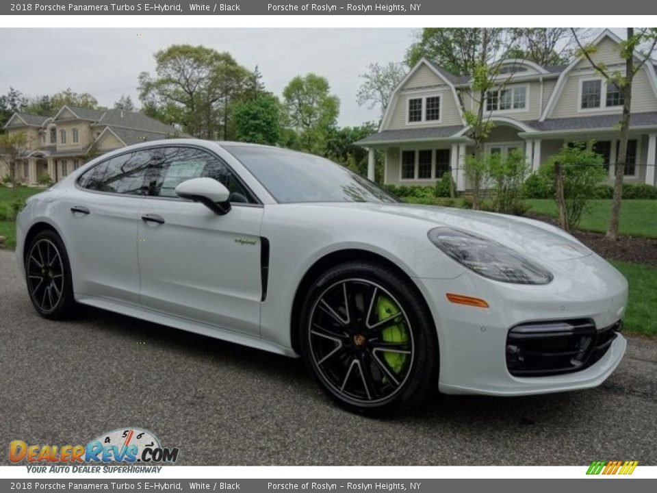 Front 3/4 View of 2018 Porsche Panamera Turbo S E-Hybrid Photo #1