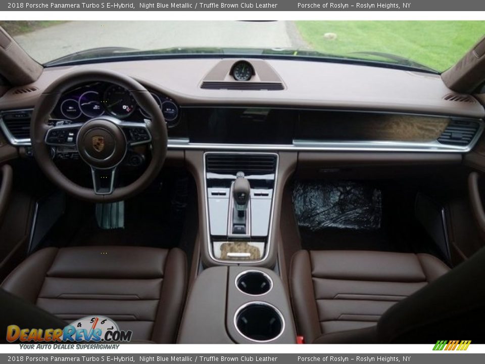 Dashboard of 2018 Porsche Panamera Turbo S E-Hybrid Photo #17