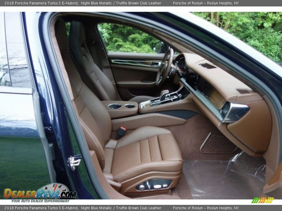 Front Seat of 2018 Porsche Panamera Turbo S E-Hybrid Photo #19