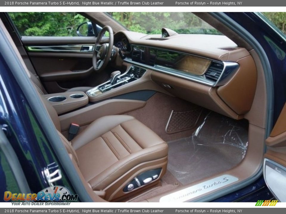 Front Seat of 2018 Porsche Panamera Turbo S E-Hybrid Photo #23