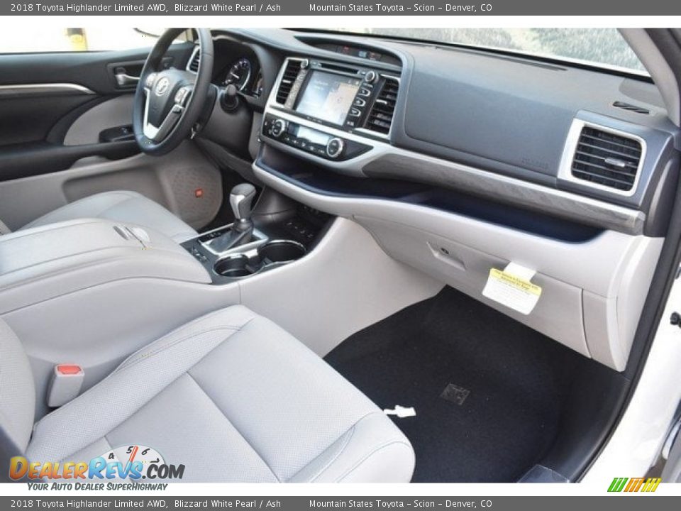 2018 Toyota Highlander Limited AWD Blizzard White Pearl / Ash Photo #11