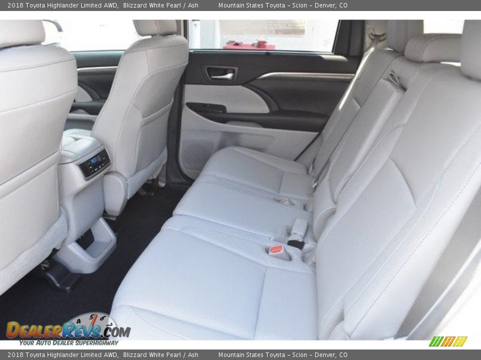 2018 Toyota Highlander Limited AWD Blizzard White Pearl / Ash Photo #15