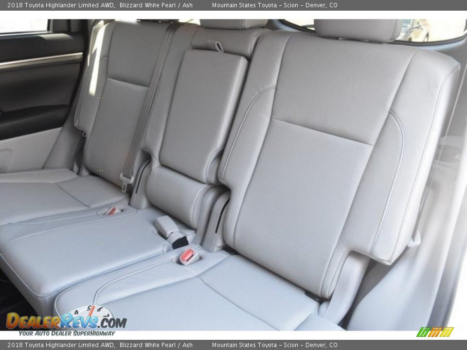 2018 Toyota Highlander Limited AWD Blizzard White Pearl / Ash Photo #16
