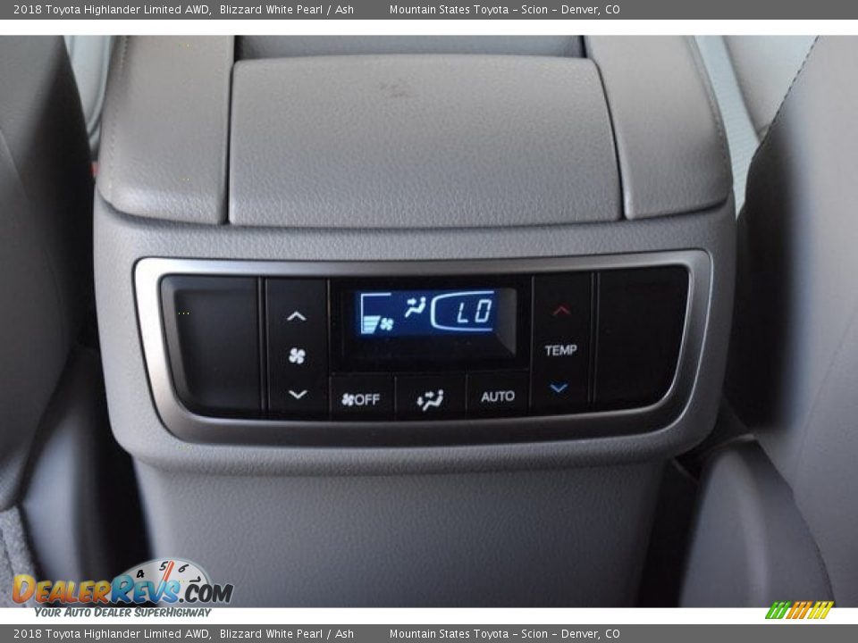 2018 Toyota Highlander Limited AWD Blizzard White Pearl / Ash Photo #17