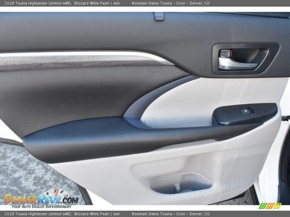 2018 Toyota Highlander Limited AWD Blizzard White Pearl / Ash Photo #24