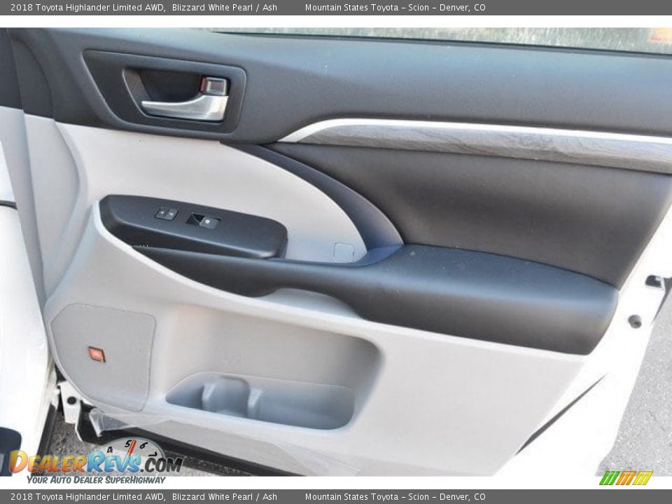 2018 Toyota Highlander Limited AWD Blizzard White Pearl / Ash Photo #25