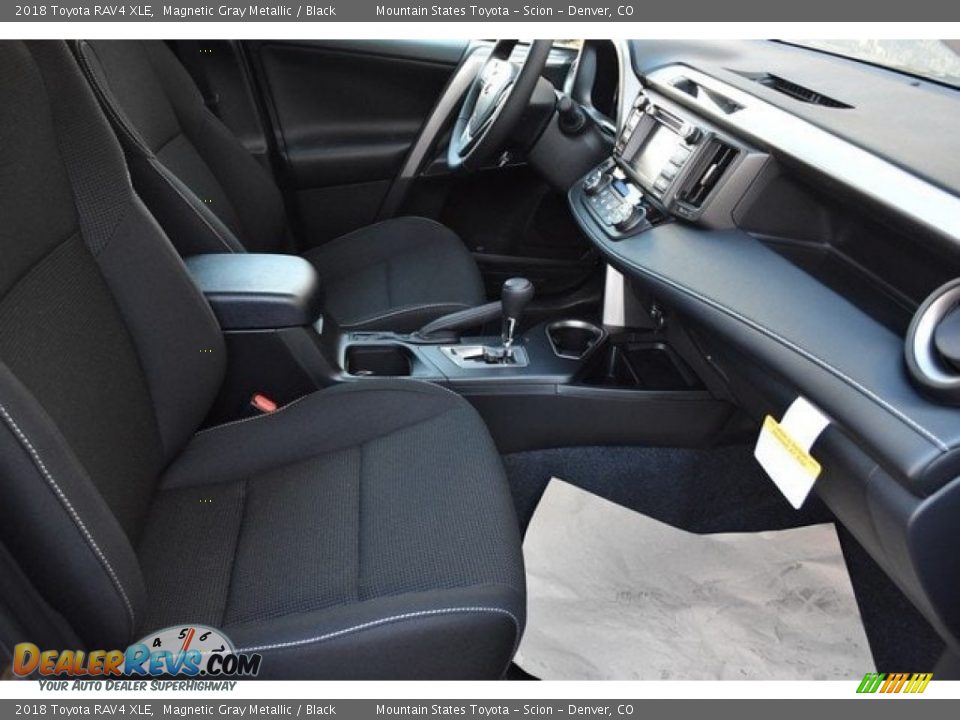 2018 Toyota RAV4 XLE Magnetic Gray Metallic / Black Photo #12