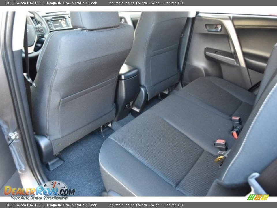2018 Toyota RAV4 XLE Magnetic Gray Metallic / Black Photo #14
