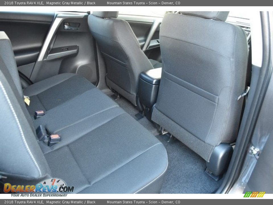 2018 Toyota RAV4 XLE Magnetic Gray Metallic / Black Photo #17
