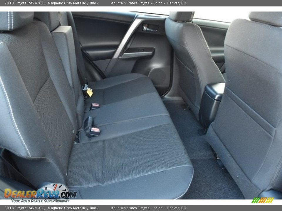 2018 Toyota RAV4 XLE Magnetic Gray Metallic / Black Photo #18