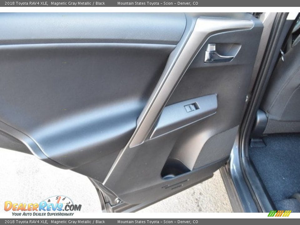 2018 Toyota RAV4 XLE Magnetic Gray Metallic / Black Photo #21