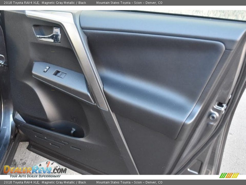 2018 Toyota RAV4 XLE Magnetic Gray Metallic / Black Photo #22
