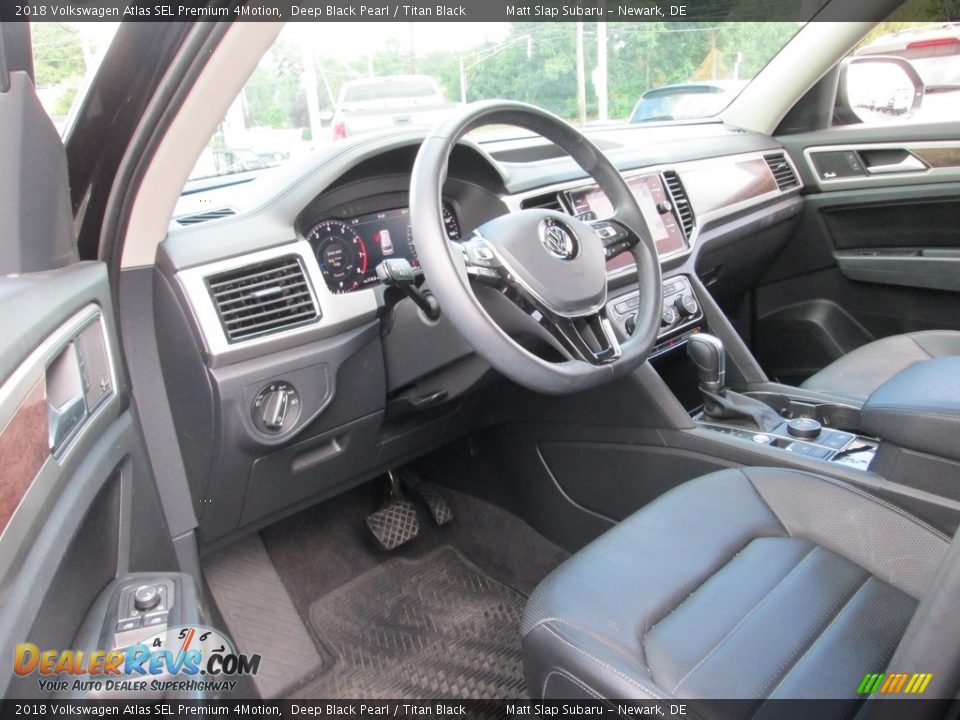 Front Seat of 2018 Volkswagen Atlas SEL Premium 4Motion Photo #11